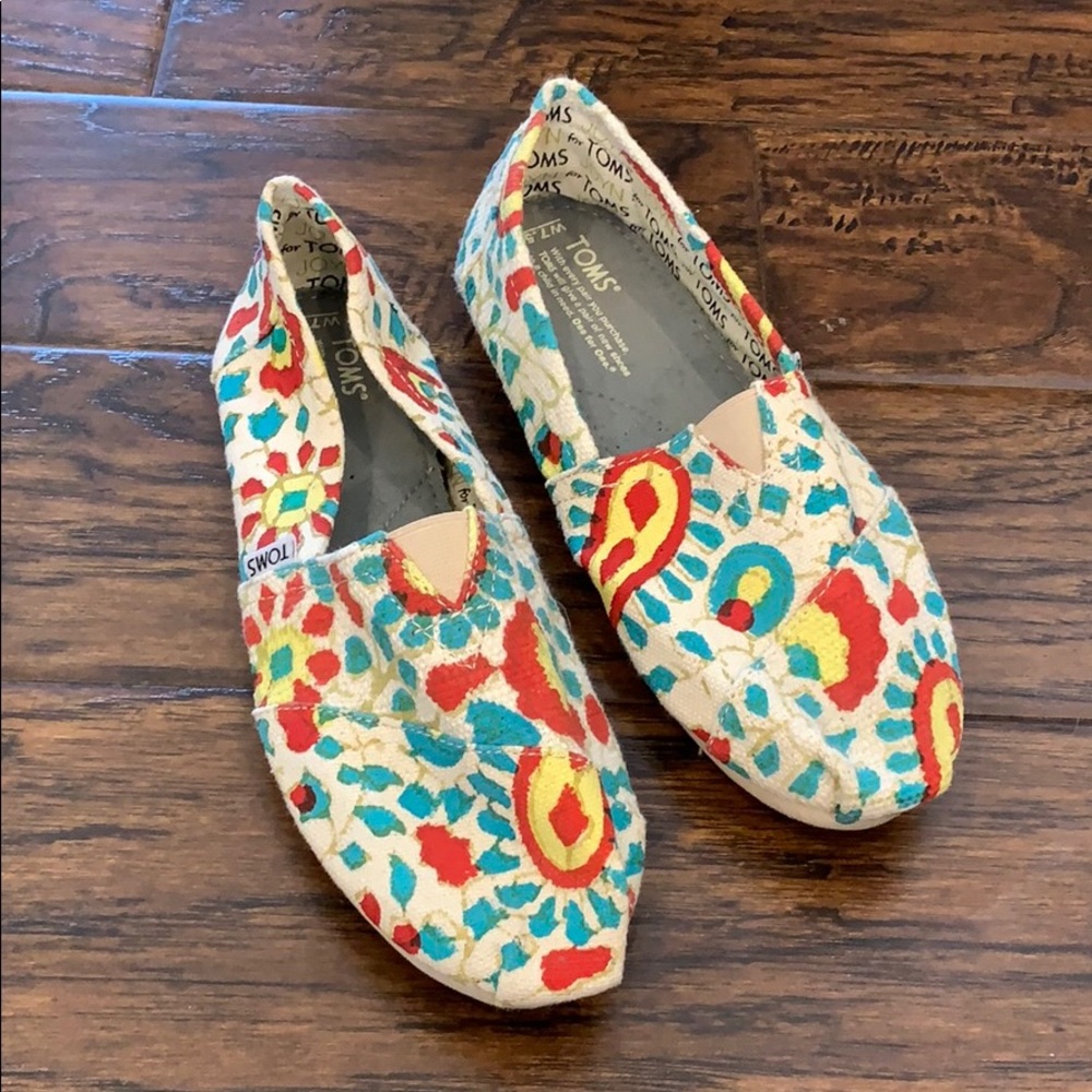 Toms